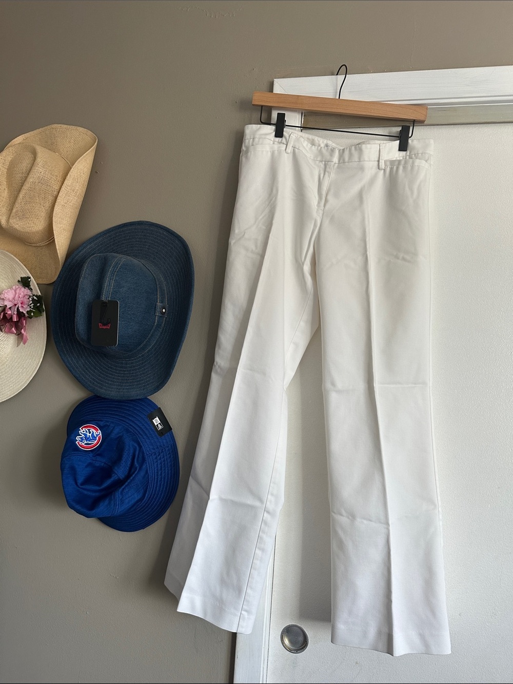 New York & Company White Boot Cut Pants